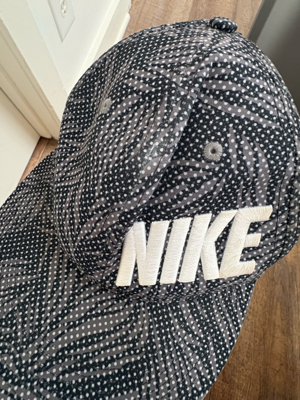 Nike Black & Gray Patterned Logo Cap